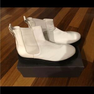 Lemare Patent Leather Chelsea Boots Size 38